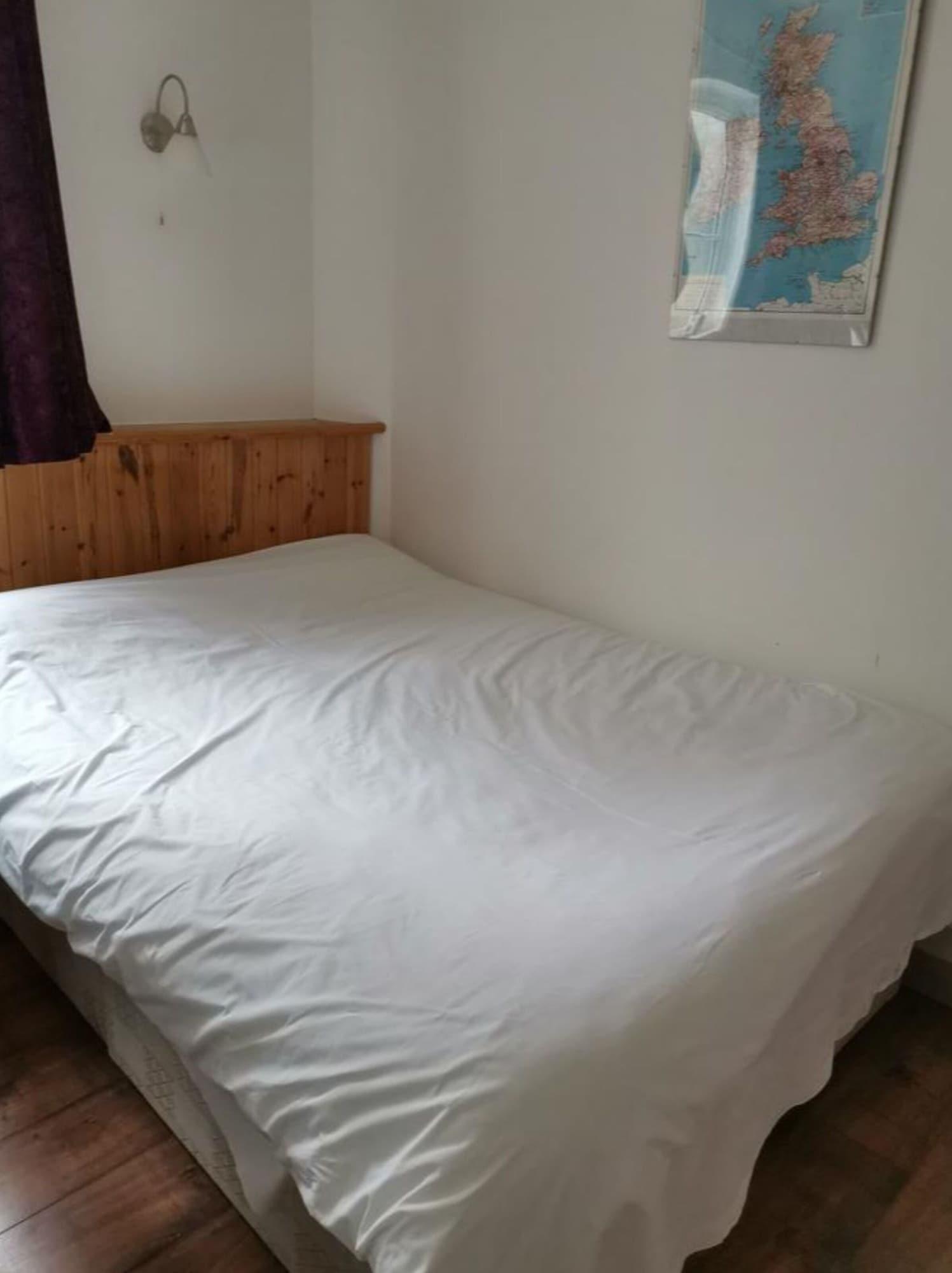 OYO Swan Inn Stanwell Zewnętrze zdjęcie