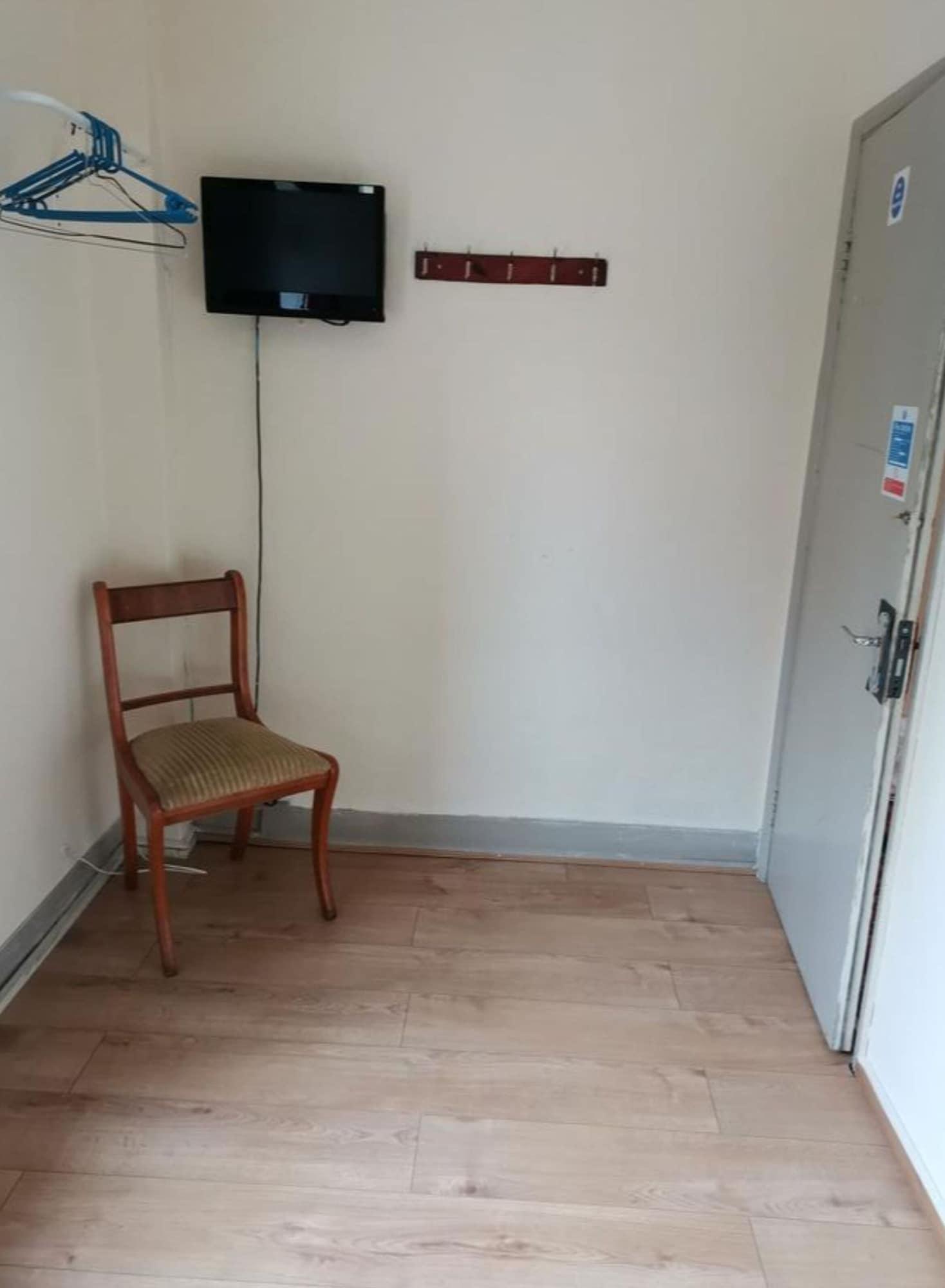 OYO Swan Inn Stanwell Zewnętrze zdjęcie