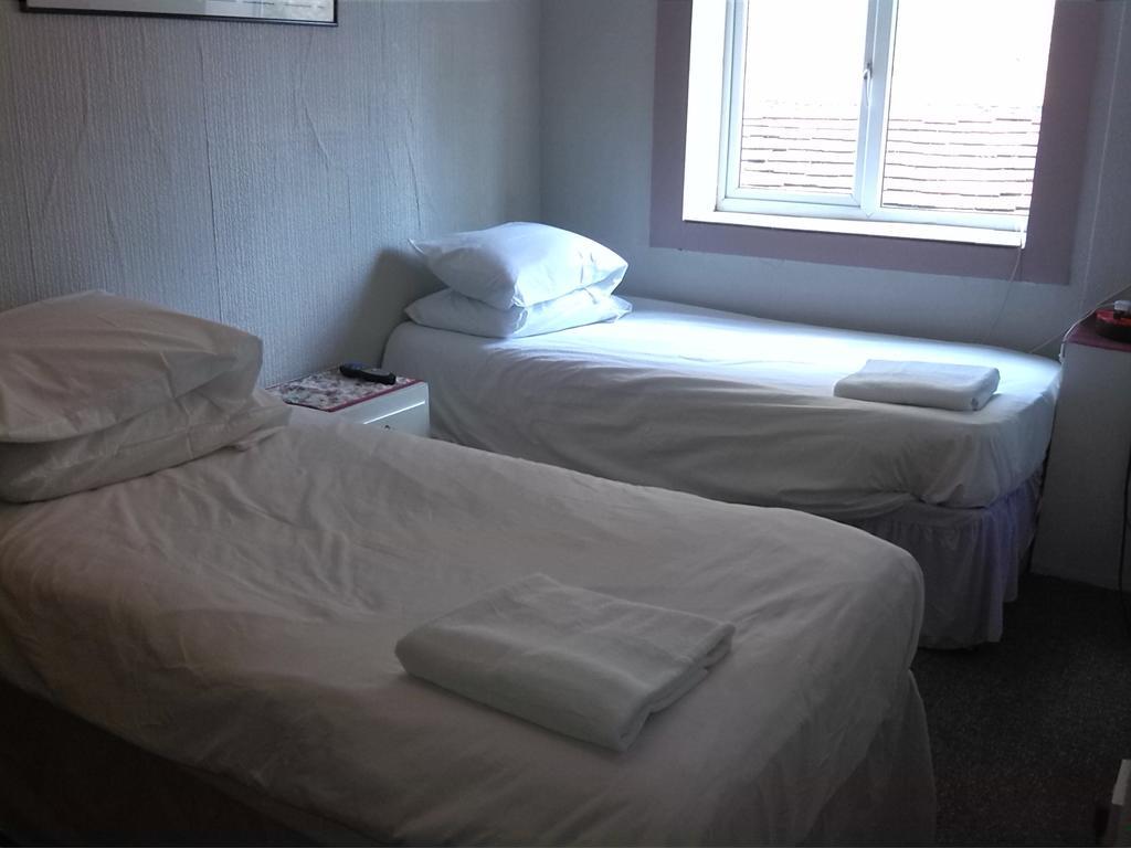 OYO Swan Inn Stanwell Pokój zdjęcie