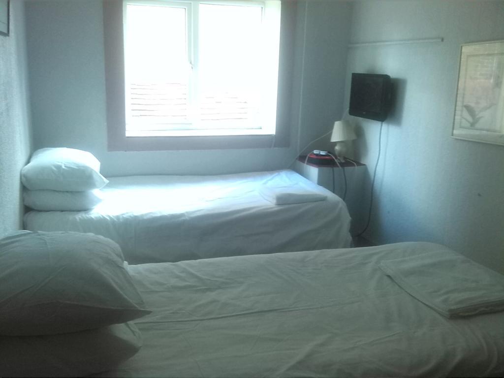 OYO Swan Inn Stanwell Pokój zdjęcie