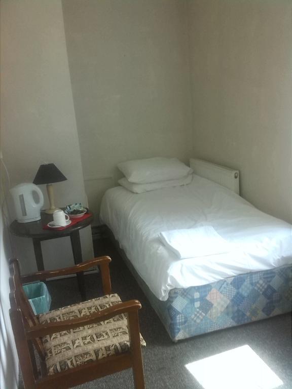 OYO Swan Inn Stanwell Pokój zdjęcie